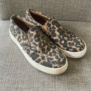 Leopard shoe